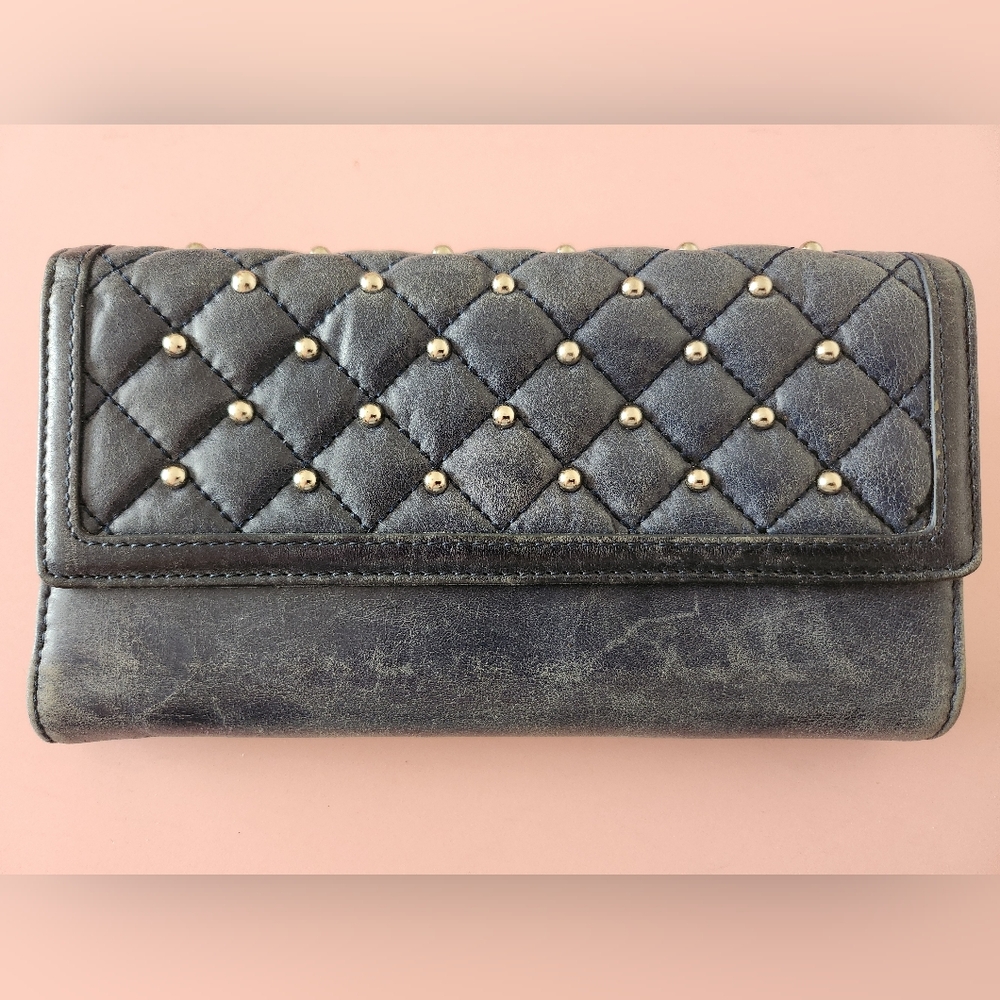 NWOT Badgley Mischka Distressed Look Stadded Wallet - Picture 2 of 15